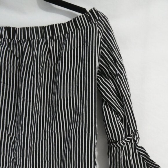 STREETWEAR SOCIETY | medium | Black and White Off The Shoulder Shirt - Picture 5 of 16